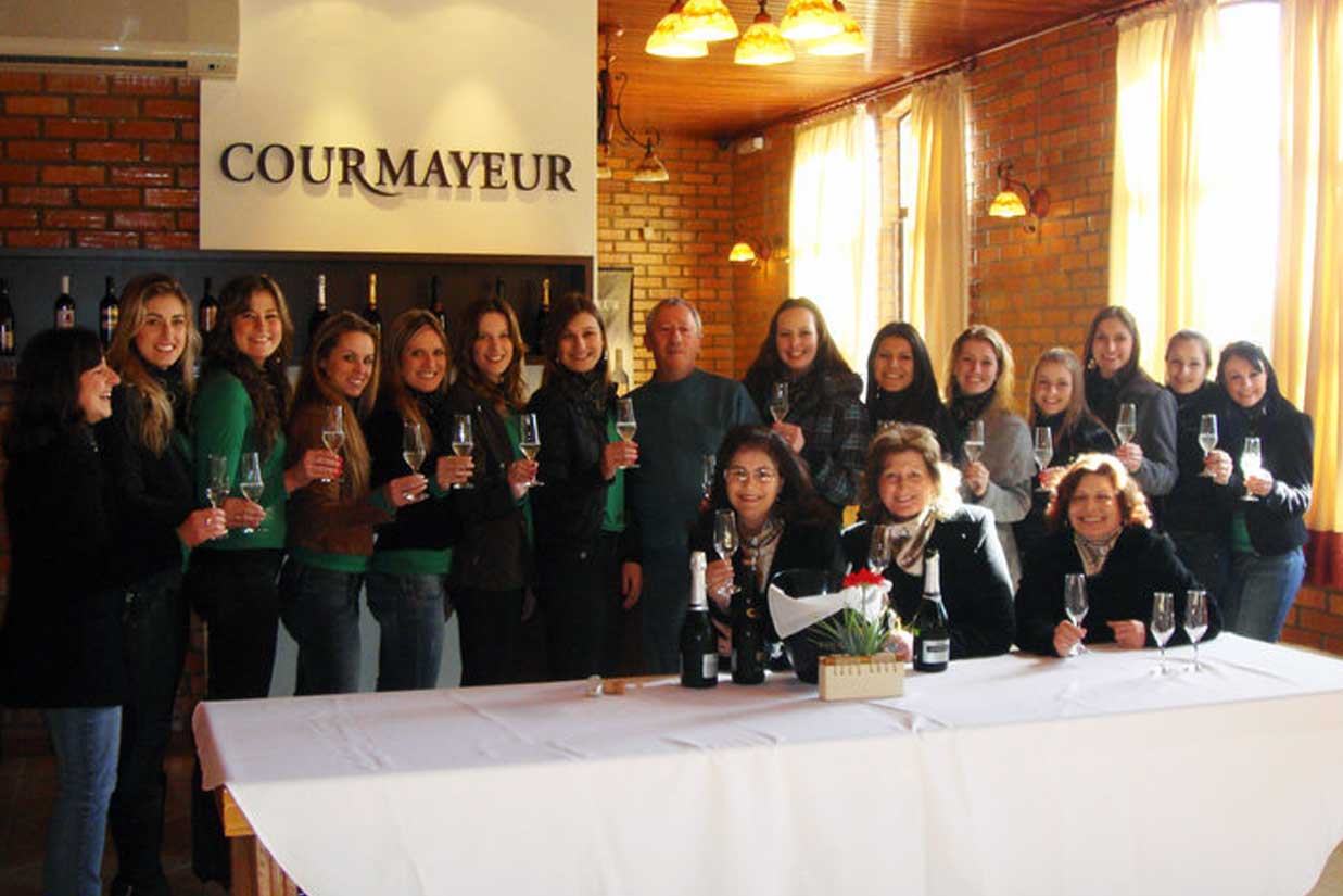 Courmayeur recebe candidatas à Rainha da Fenachamp 2011